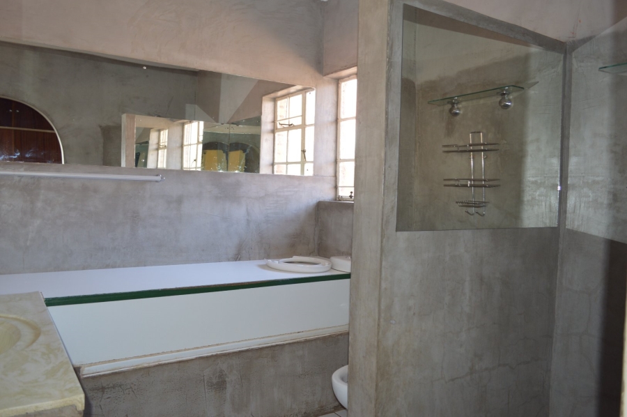 5 Bedroom Property for Sale in Flamwood North West